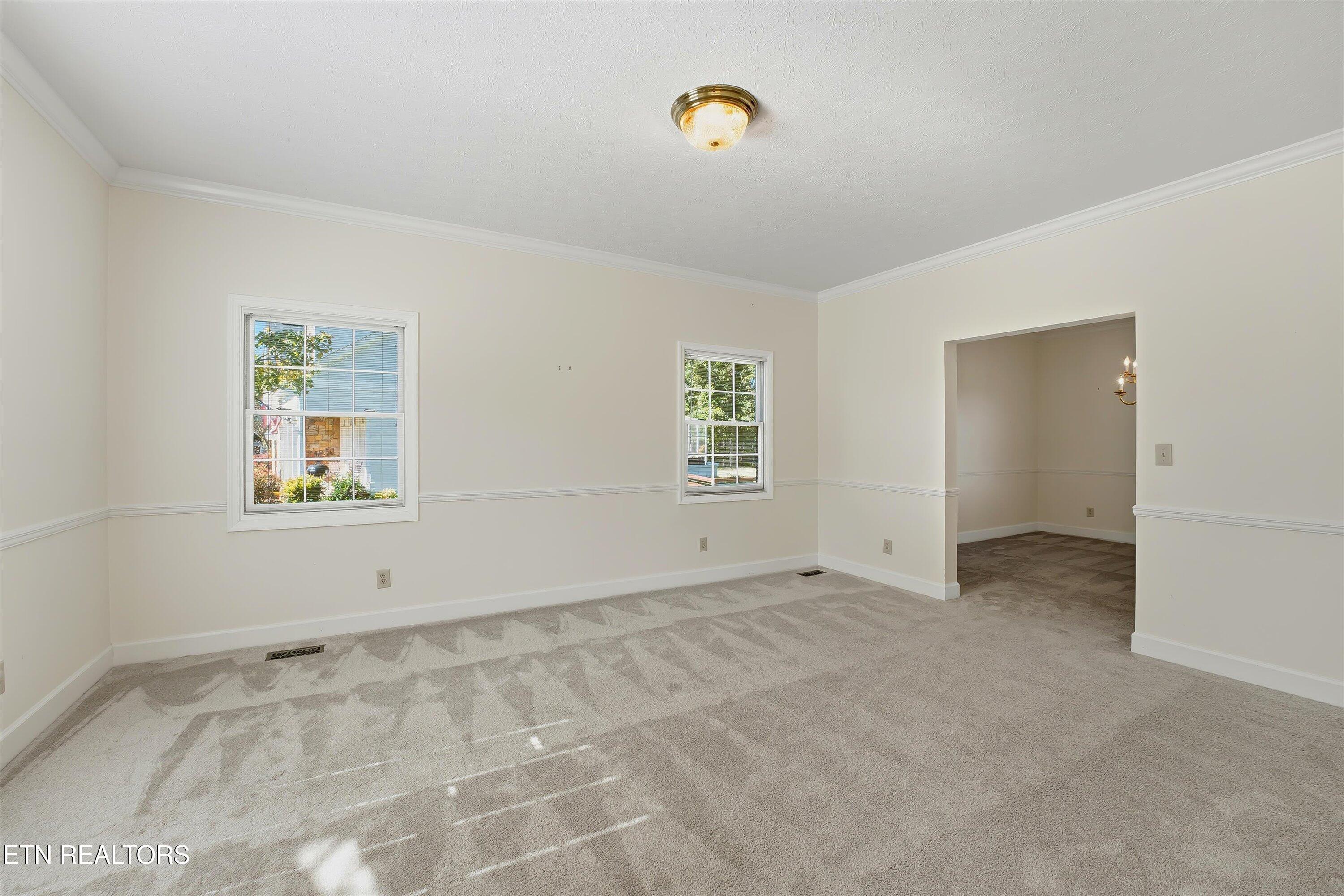 Image 4: 07-17 Raintree Place-7