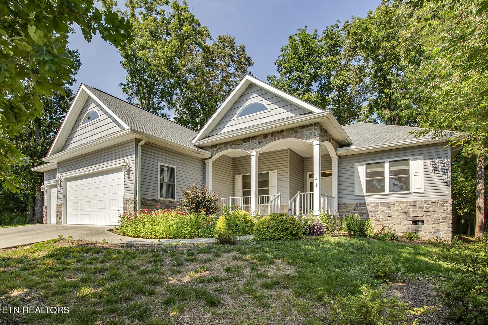 Image 3: 03_401 Tanasi Way_FrontRight