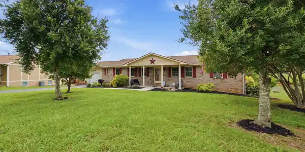 Image 2: 2-web-or-mls-001_DSC04406