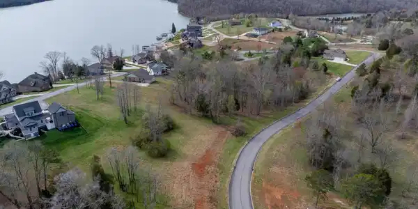 Image 4: 108 Docks - Lot 64-04