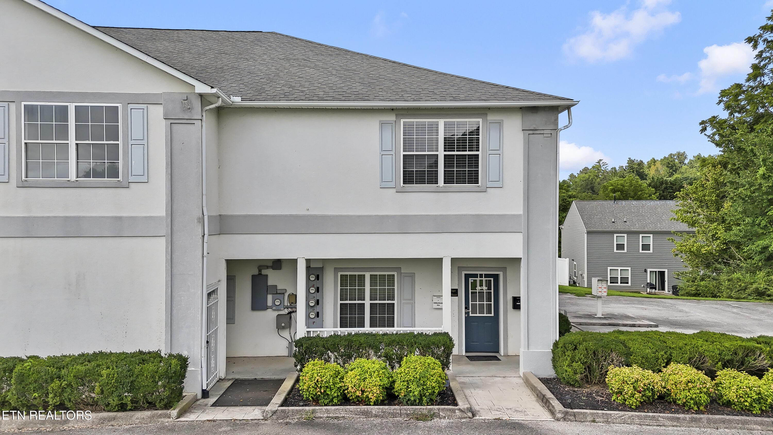 Image 1: 100 Village Way 37763-146
