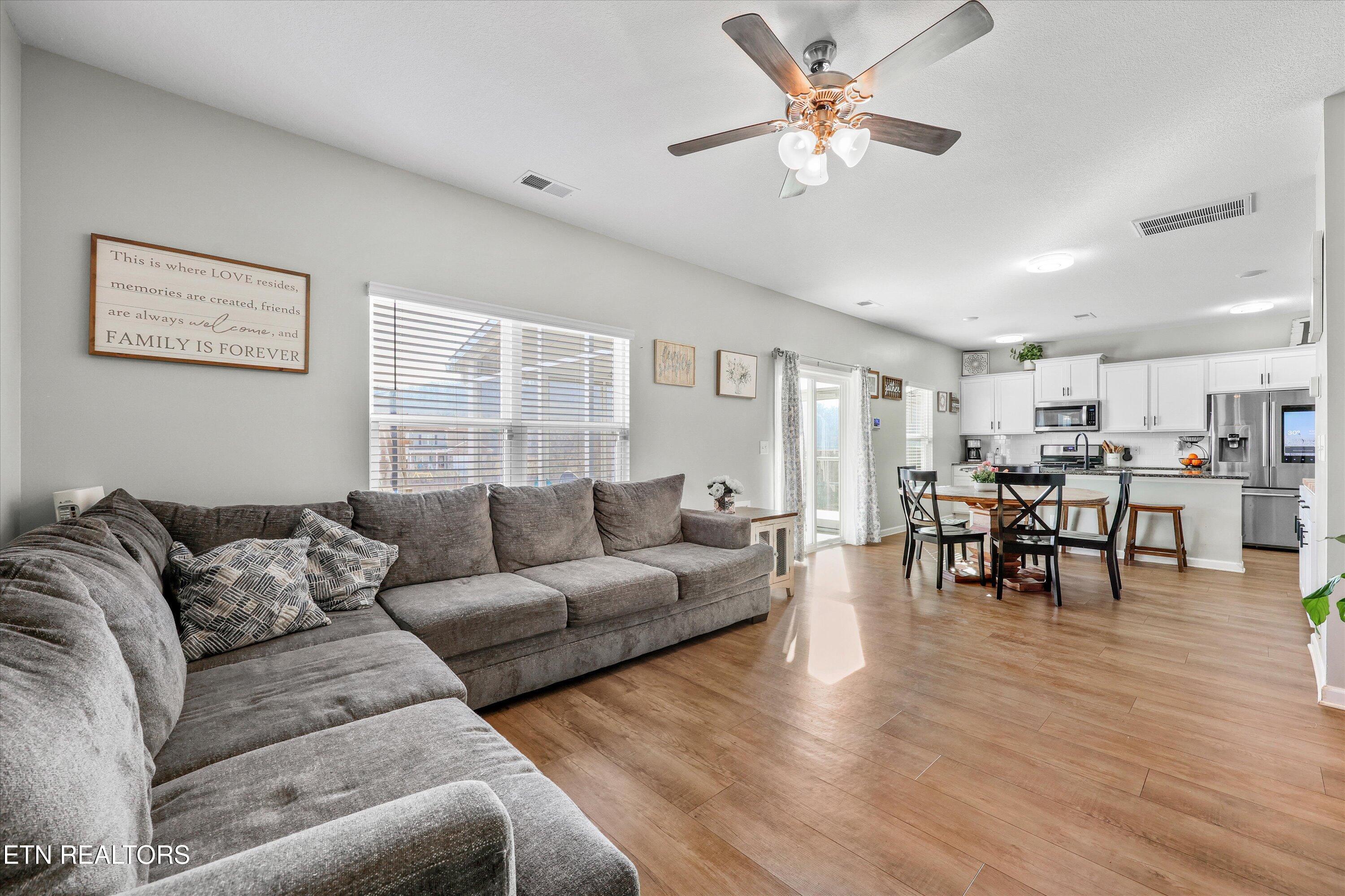 Image 4: 262 Ibis Loop