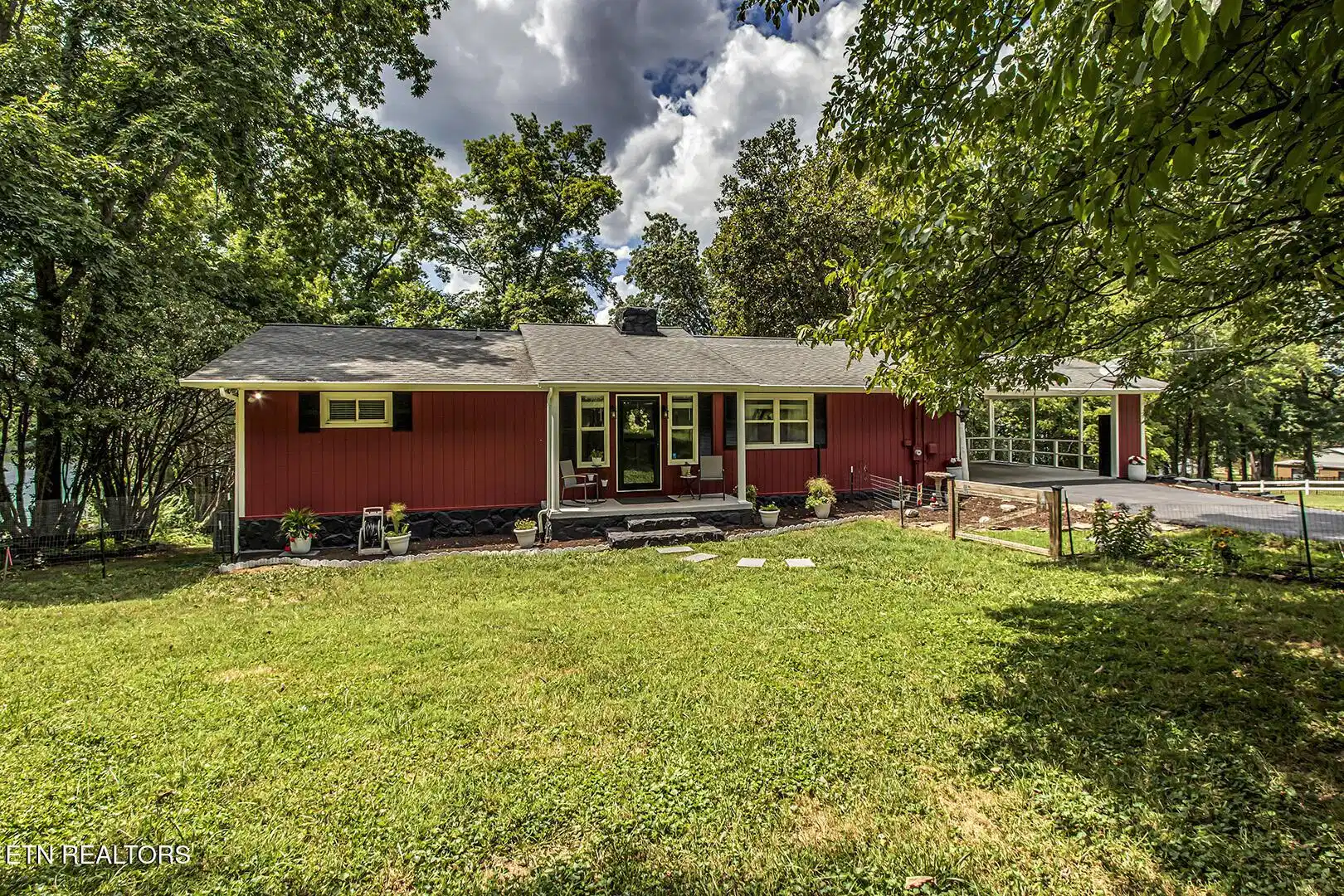Image 1: 01_SugarGroveValleyRoad_2163_Front