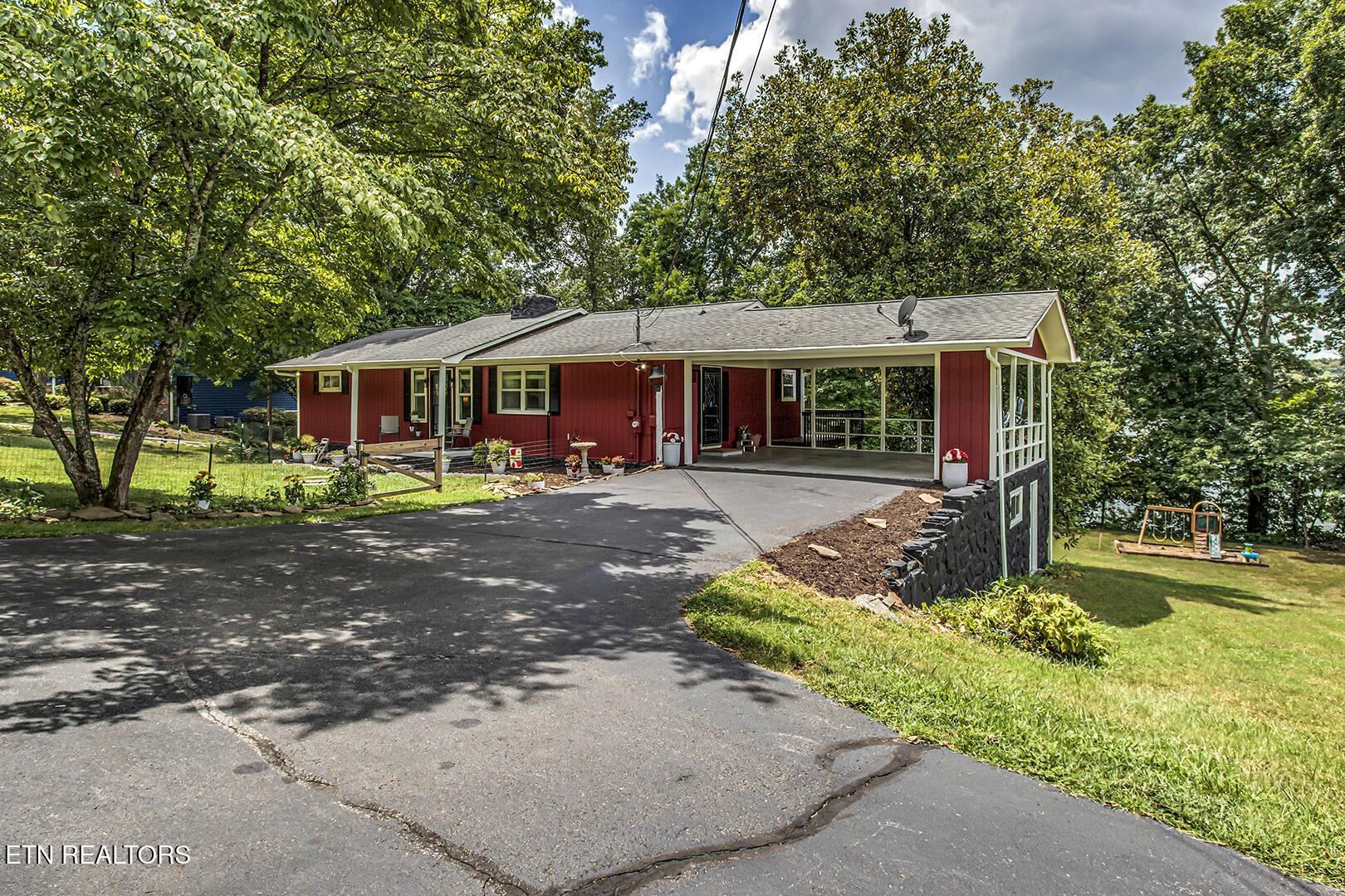 Image 2: 02_SugarGroveValleyRoad_2163_FrontRight