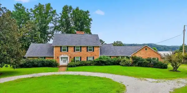112 Walden Lane
