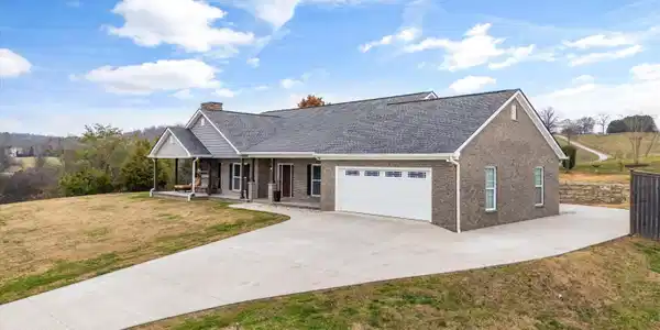 Image 2: 02-131 Marble Bluff Dr 44