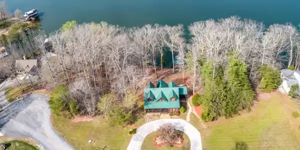 Image 3: 107 Sawmill Cove - Aerial