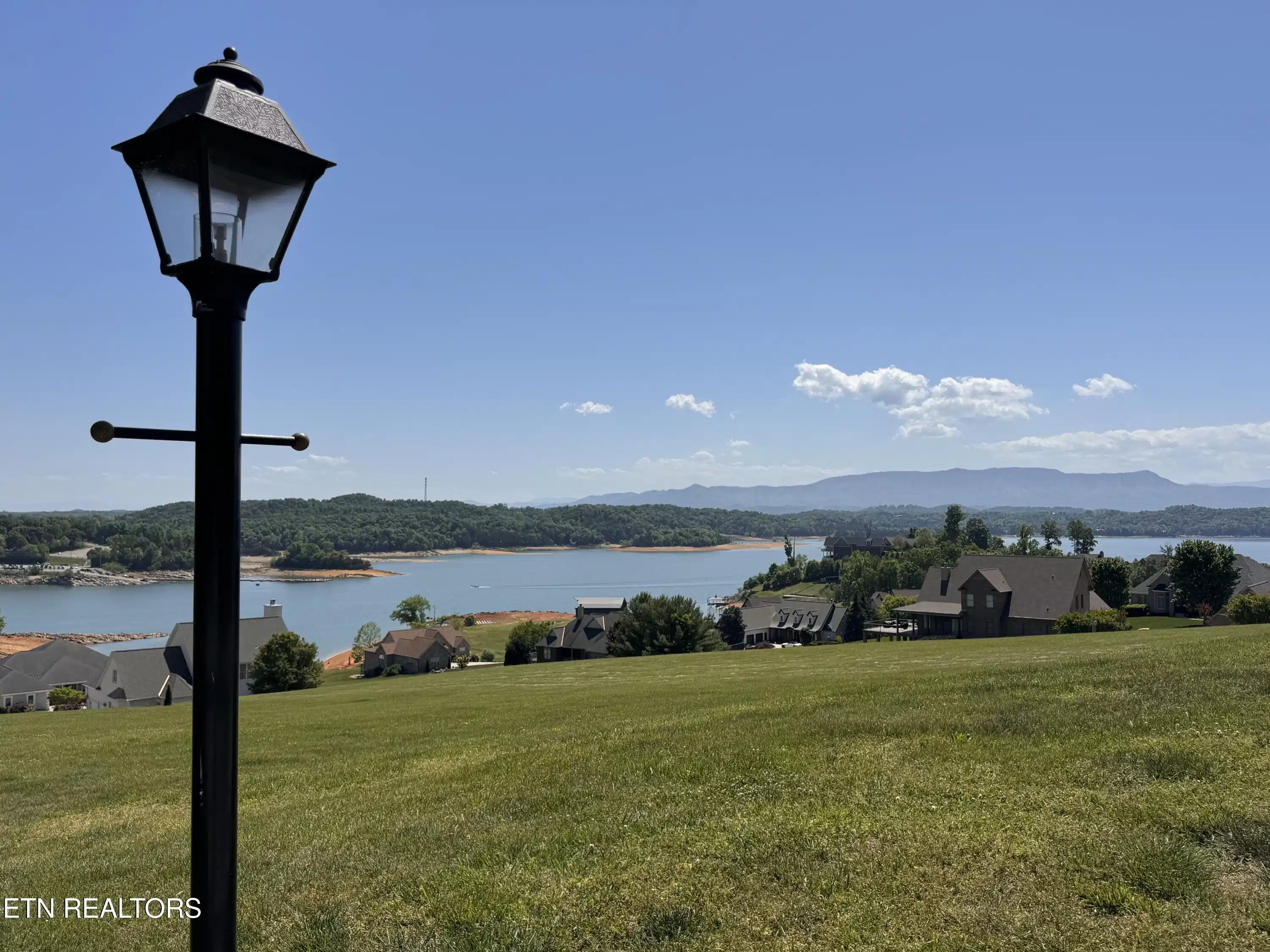 Image 1: WELCOME TO MAJESTIC BAY