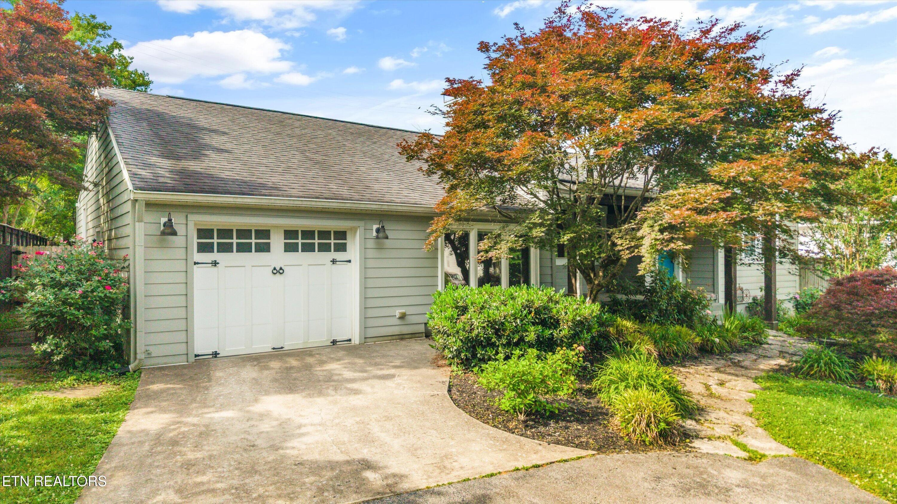 Image 3: 04-4028 Taliluna Ave 03