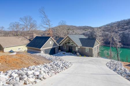 1394 Lakeside Drive