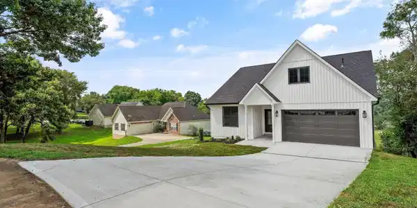 Image 2: 05-456 Fore Dr 03