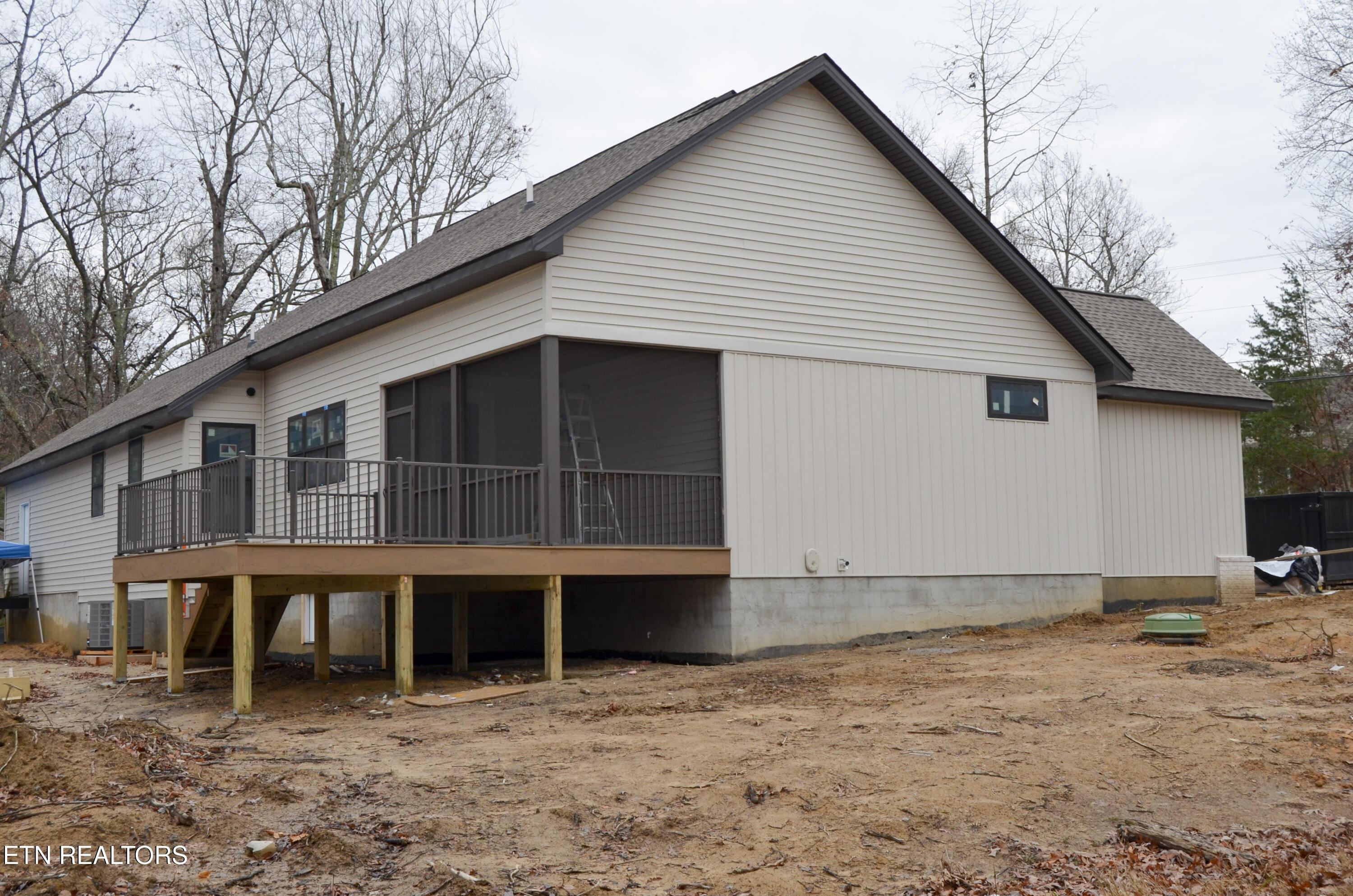 Image 4: Back of House