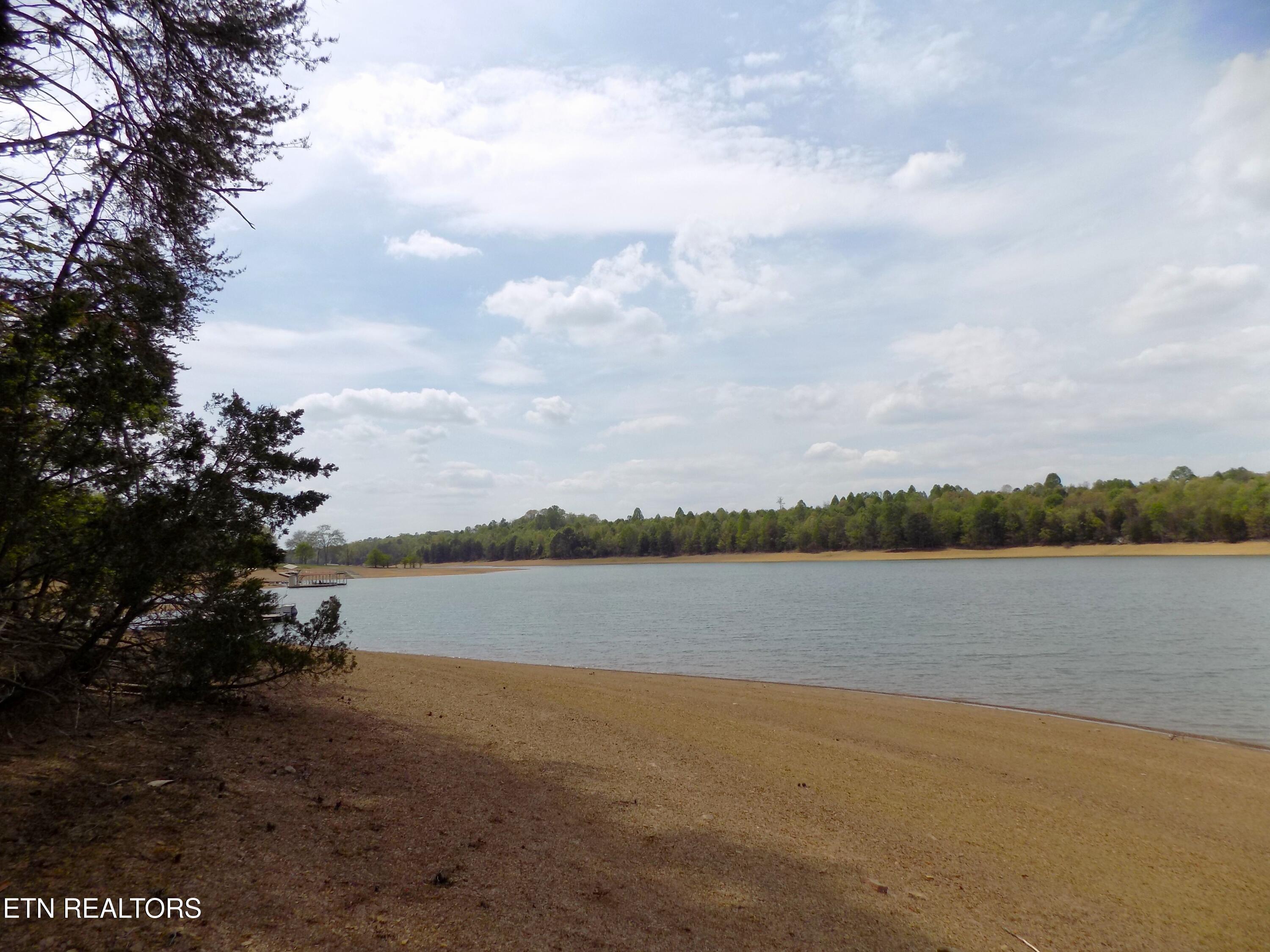 Image 2: Year Round Water