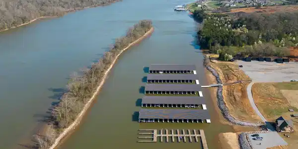 Image 2: marina1