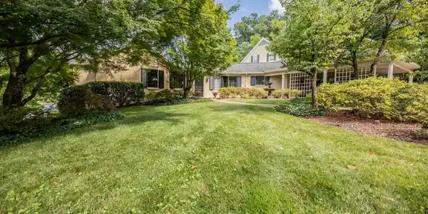 735 SW Cheowa Circle