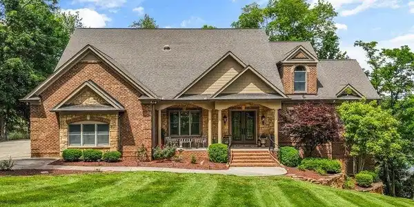 Image 2: 02-5105 Buckhead Trail 68