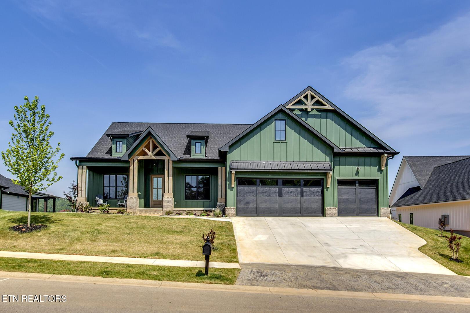 Image 3: 03_PersimmonRidge_3851_Front