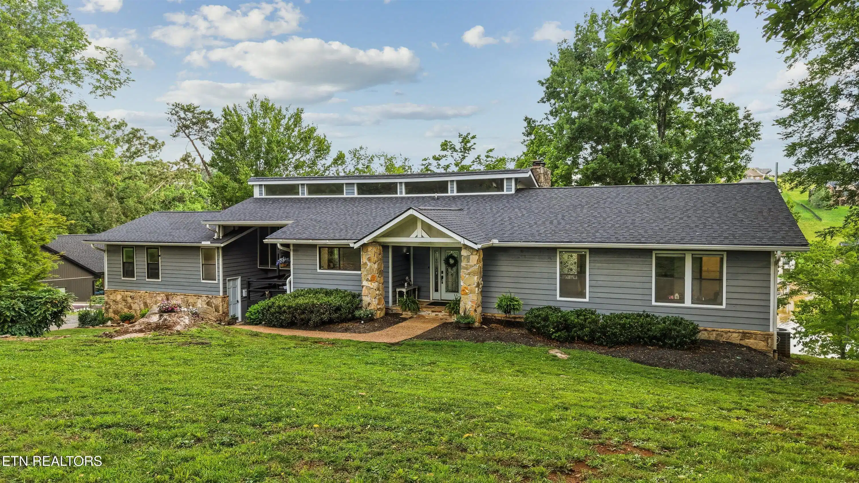 Image 1: 04-7514 Rivertrace Blvd 002