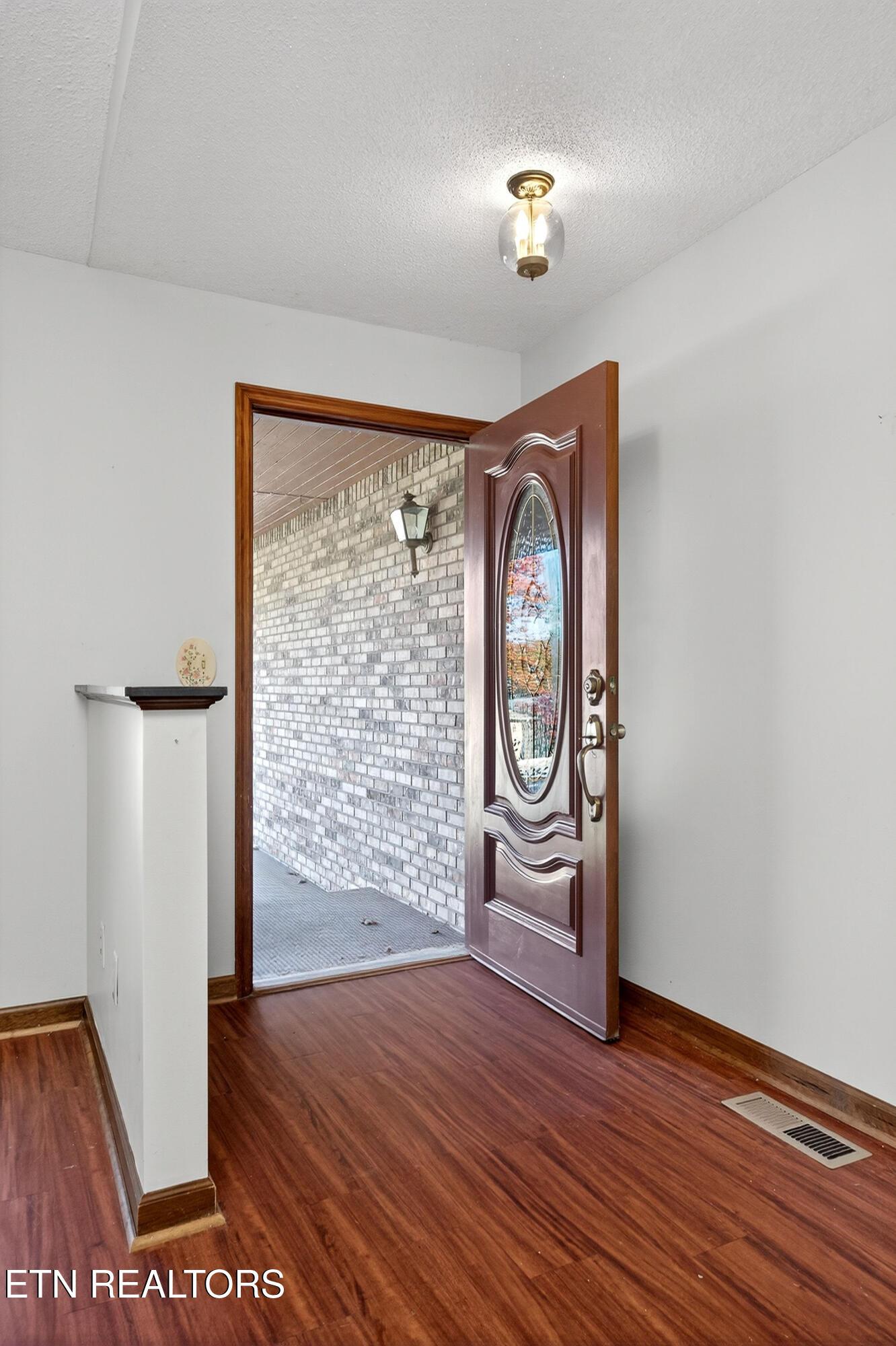 Image 2: 011_DSC02823