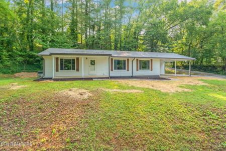 902 Valley Rd