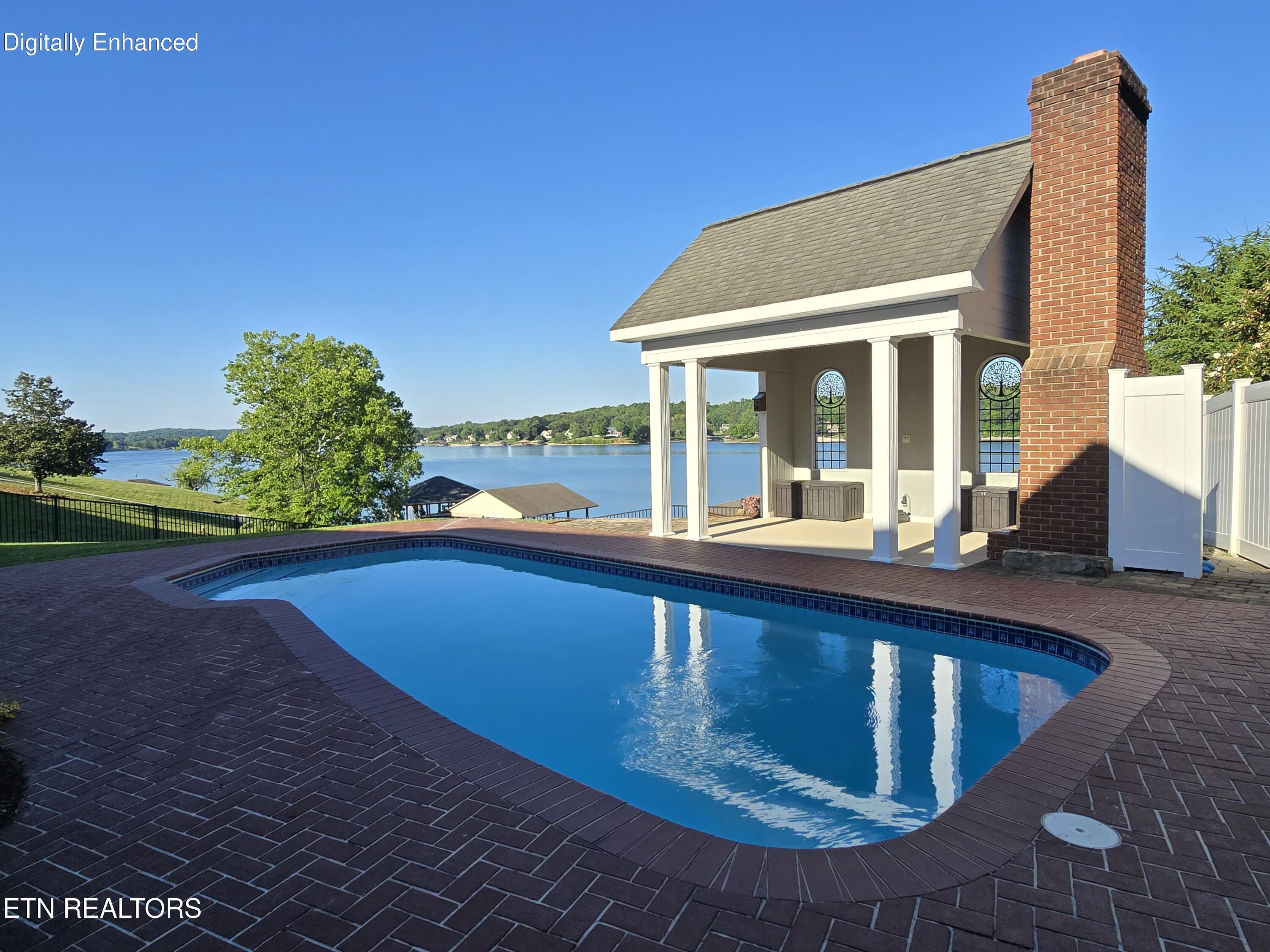 Image 2: ...with incredible Views!