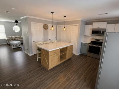 102 Village Trace
