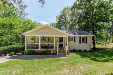 1112 Dogwood Drive