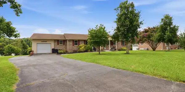 Image 3: 3-web-or-mls-003_DSC04416