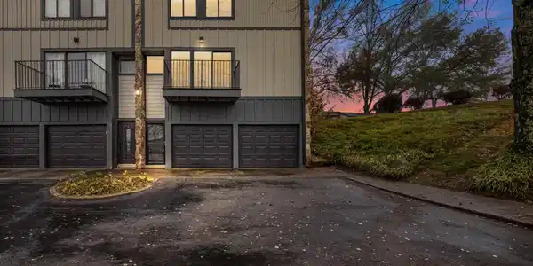 1900 Cherokee Bluff Drive