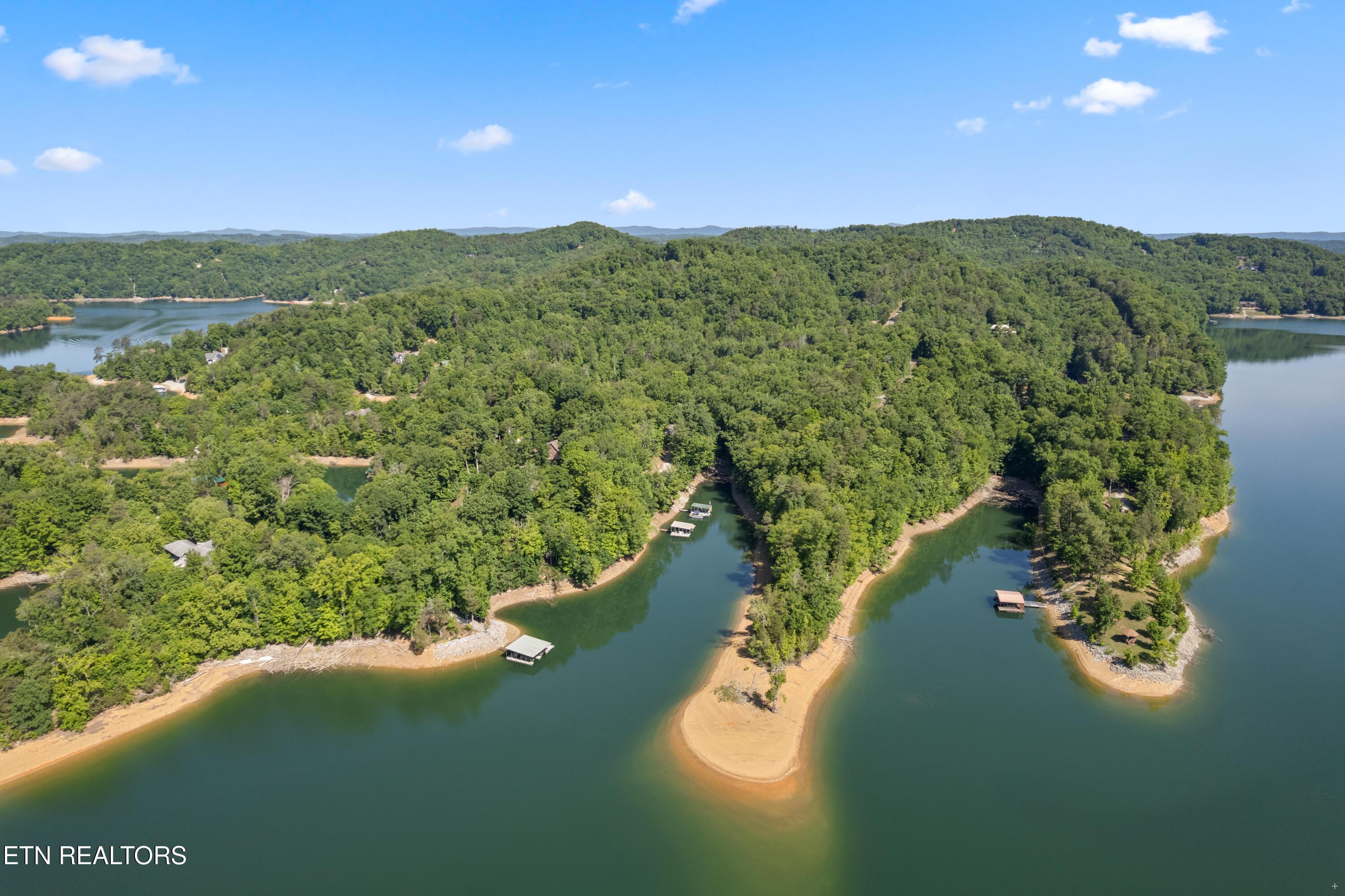 Image 3: This is where you are on the lake