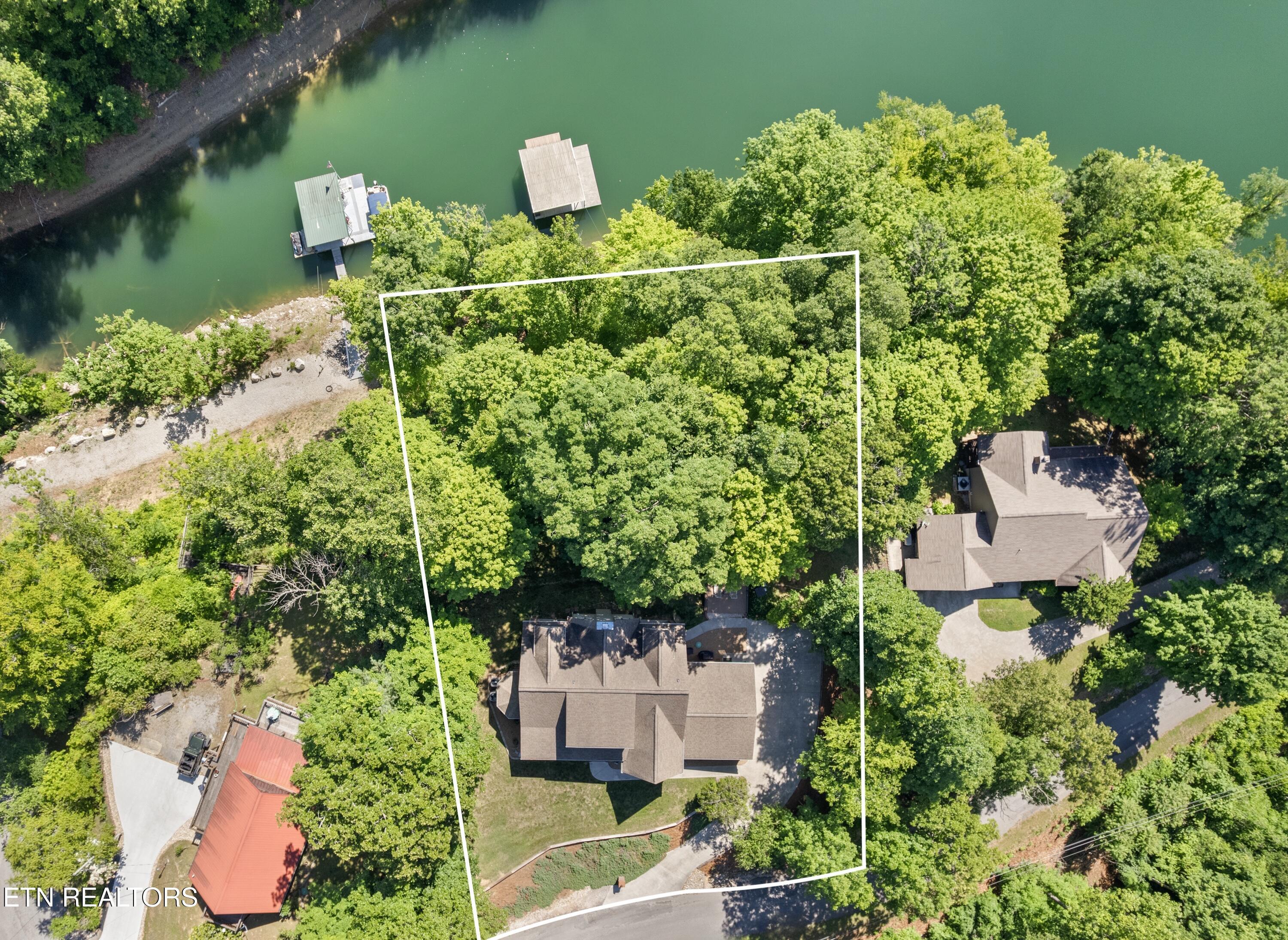 Image 4: Property lines