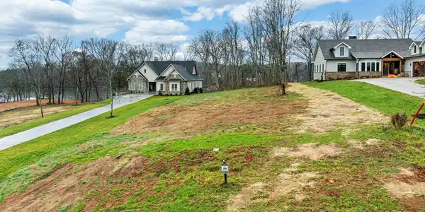 Image 2: 1923 mockingbird ln-02