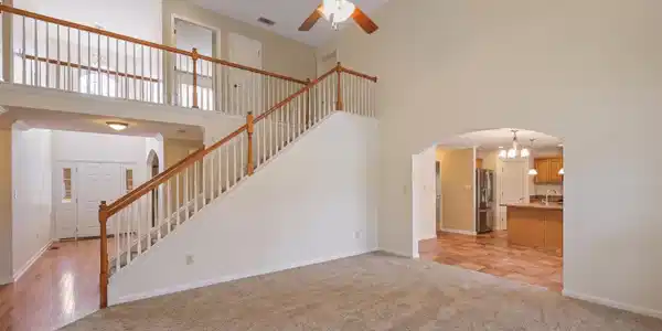 Image 2: Living Room