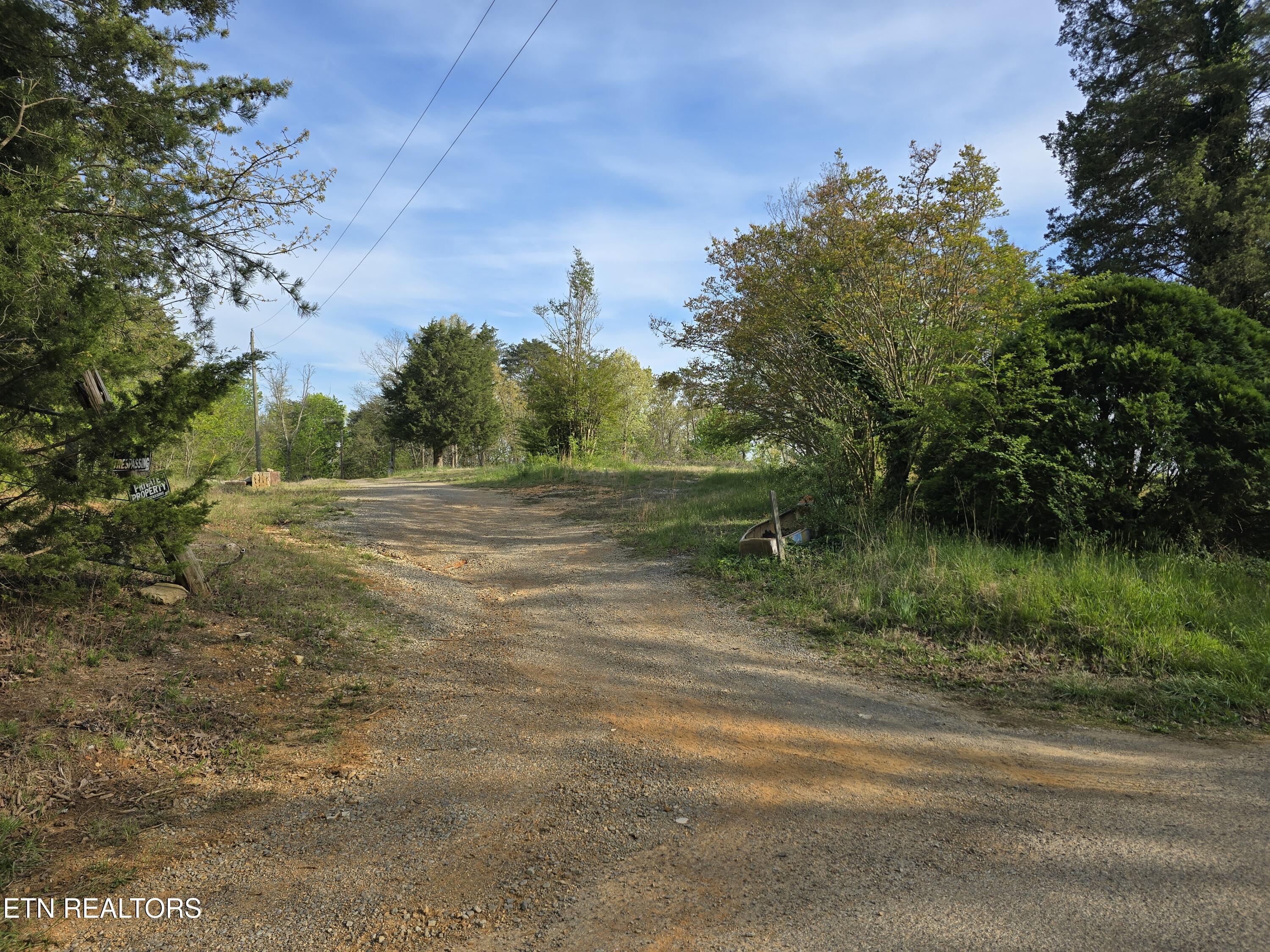 Image 1: Entry