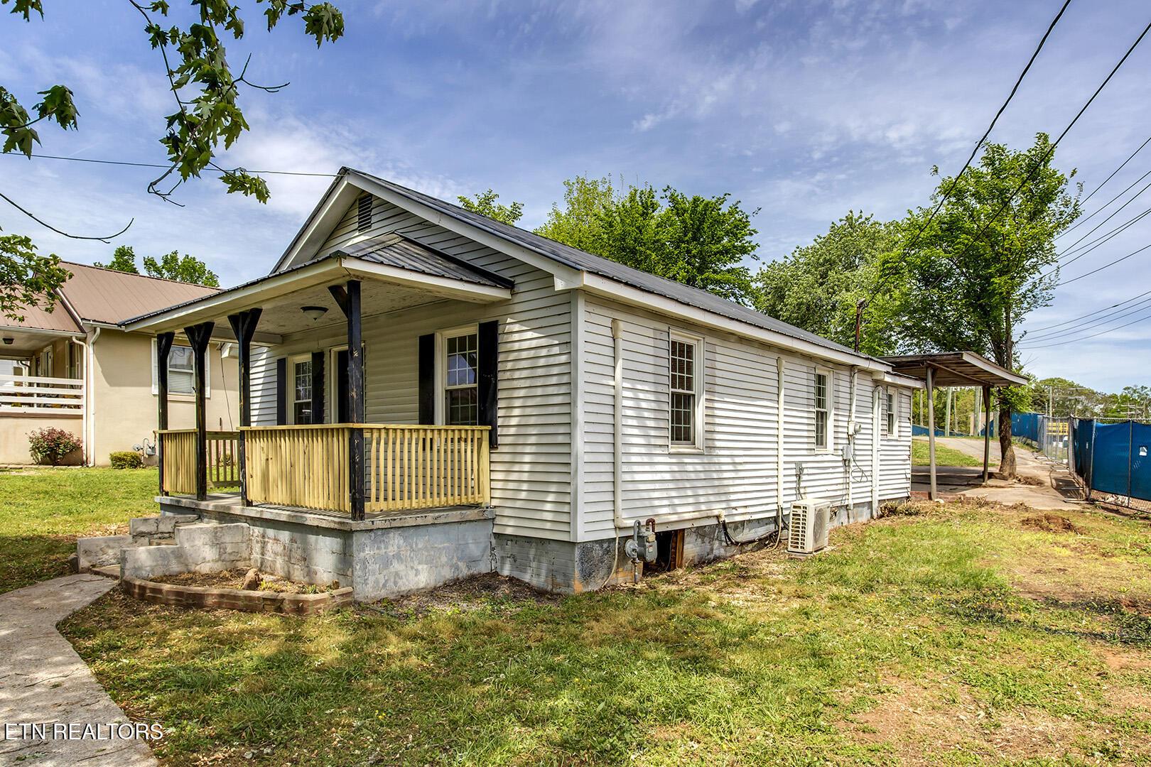 Image 1: 02_GroveStreet_1315_FrontRight