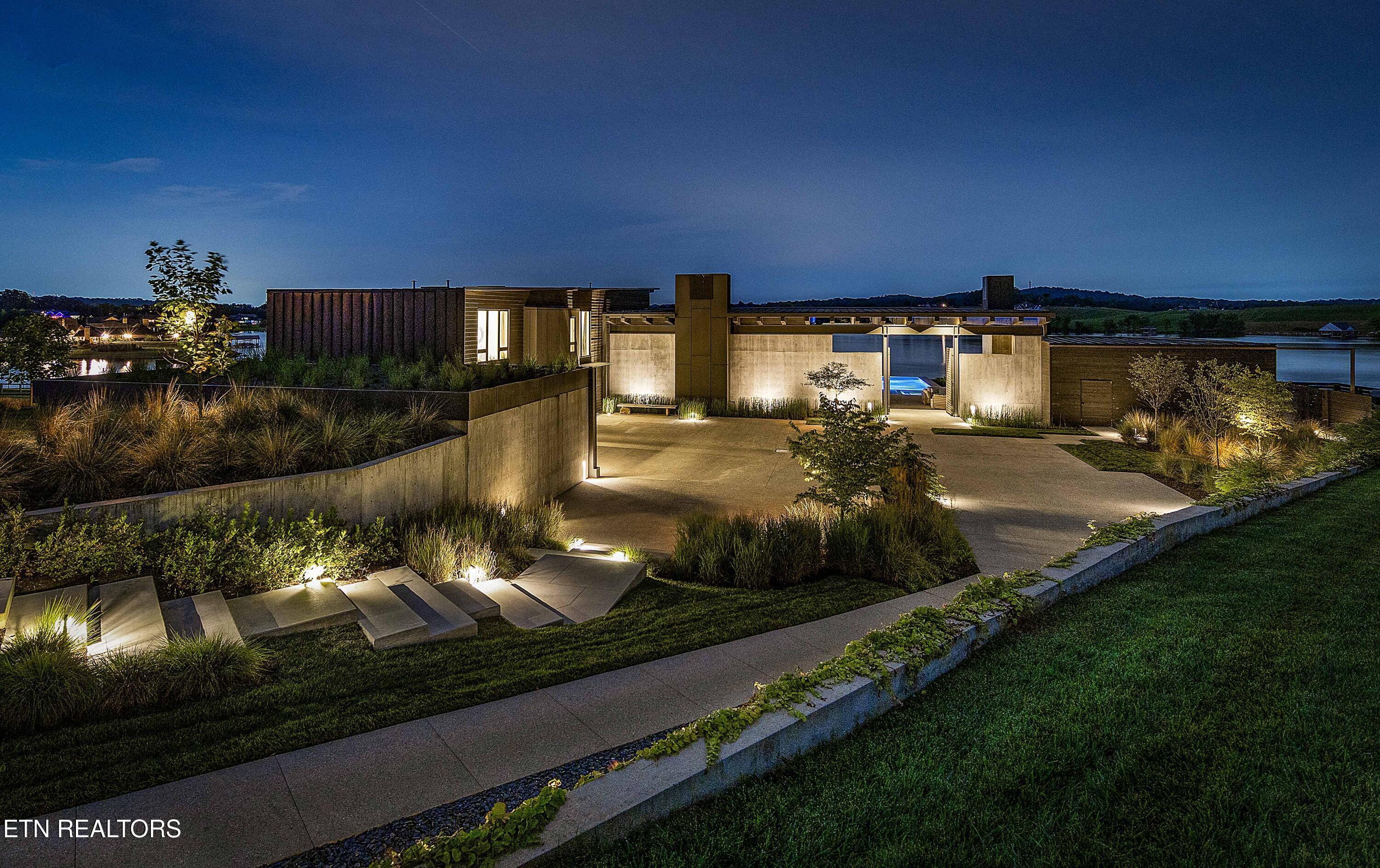 Image 1: A1_L40A0455