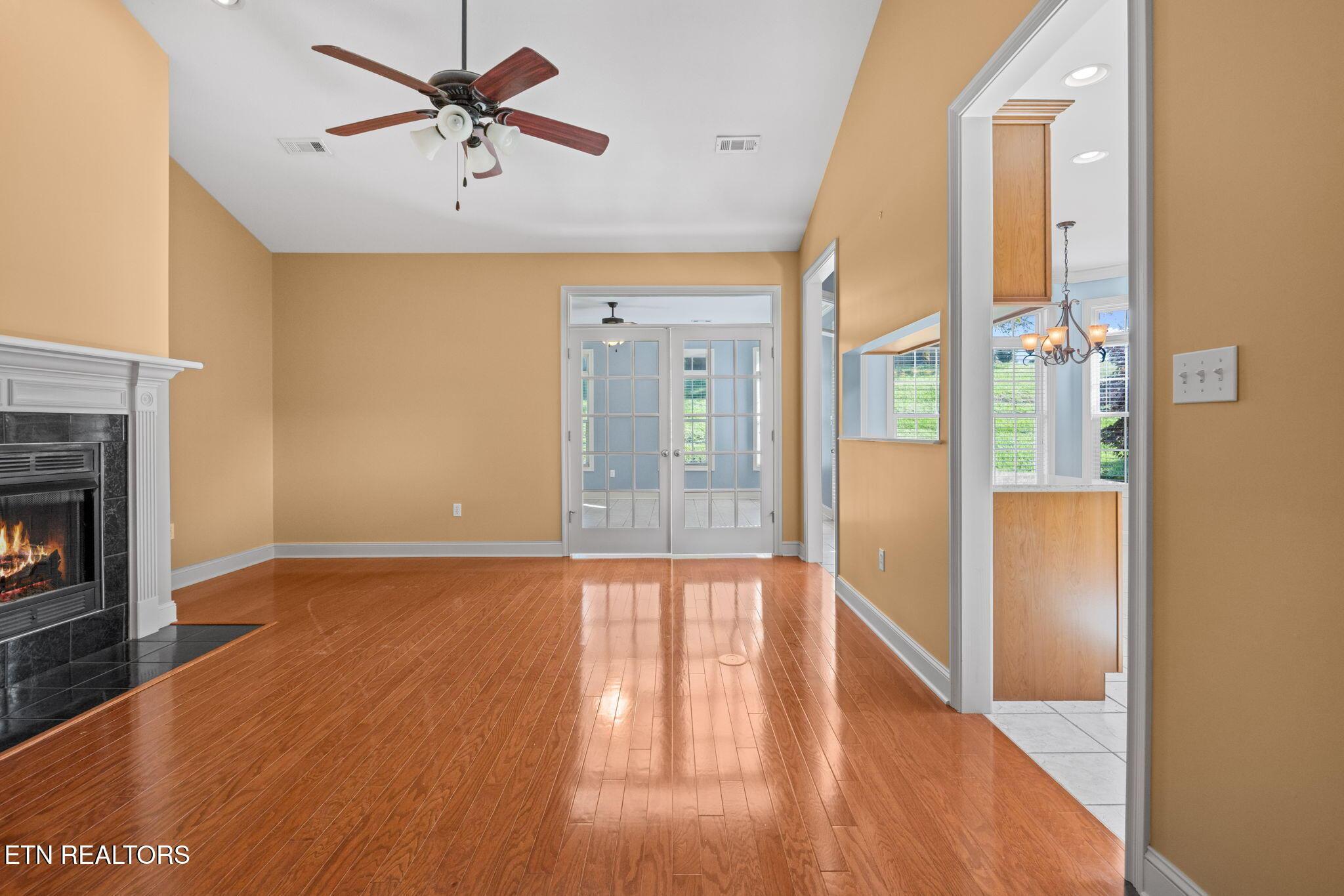 Image 4: 6-web-or-mls-134 waterston-0106