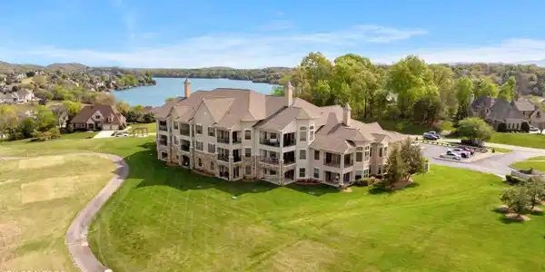565 Rarity Bay Pkwy