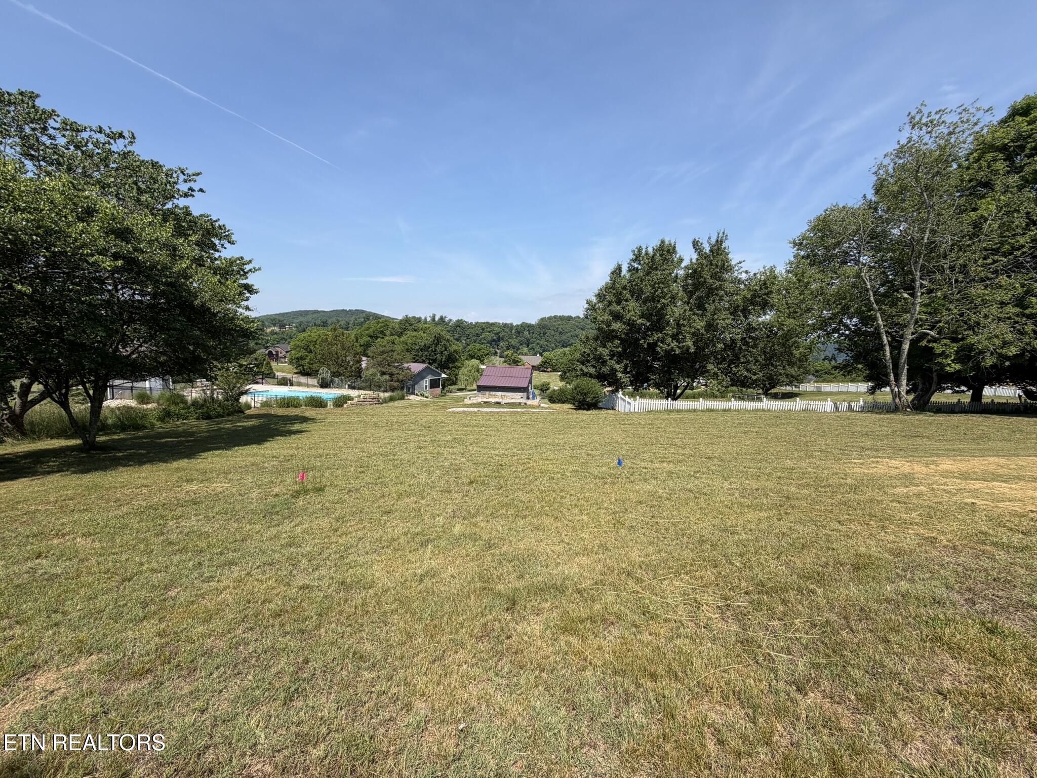 Image 2: Lot 23