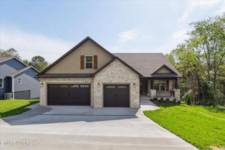 124 Amohi Way