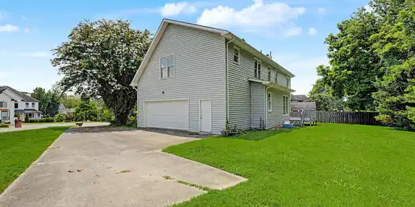 Image 2: 2