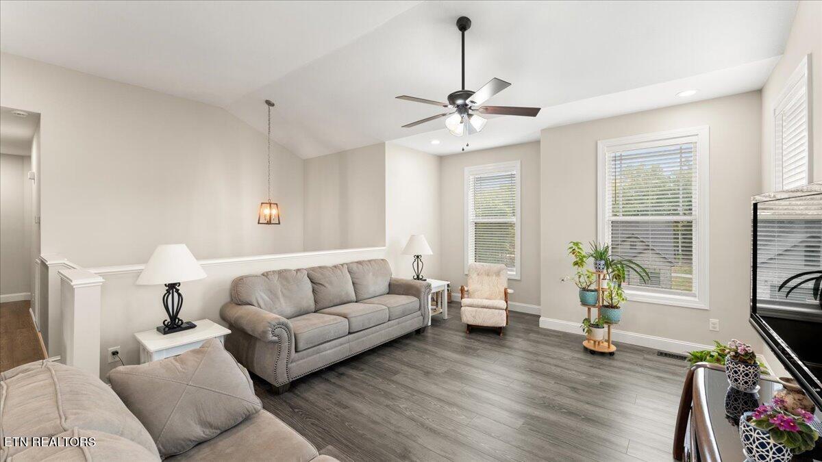 Image 3: 03-Living Room
