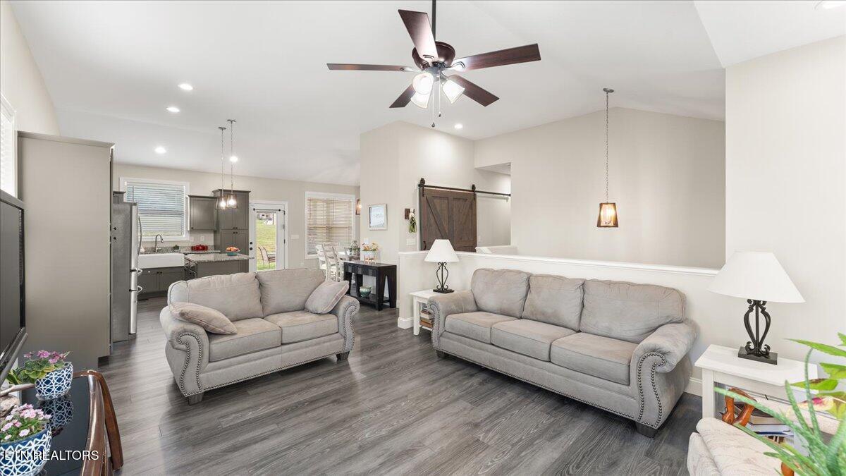 Image 4: 04-Living Room