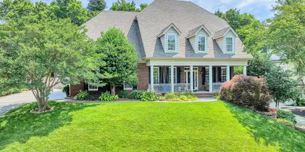 10212 Meadow Ridges Lane