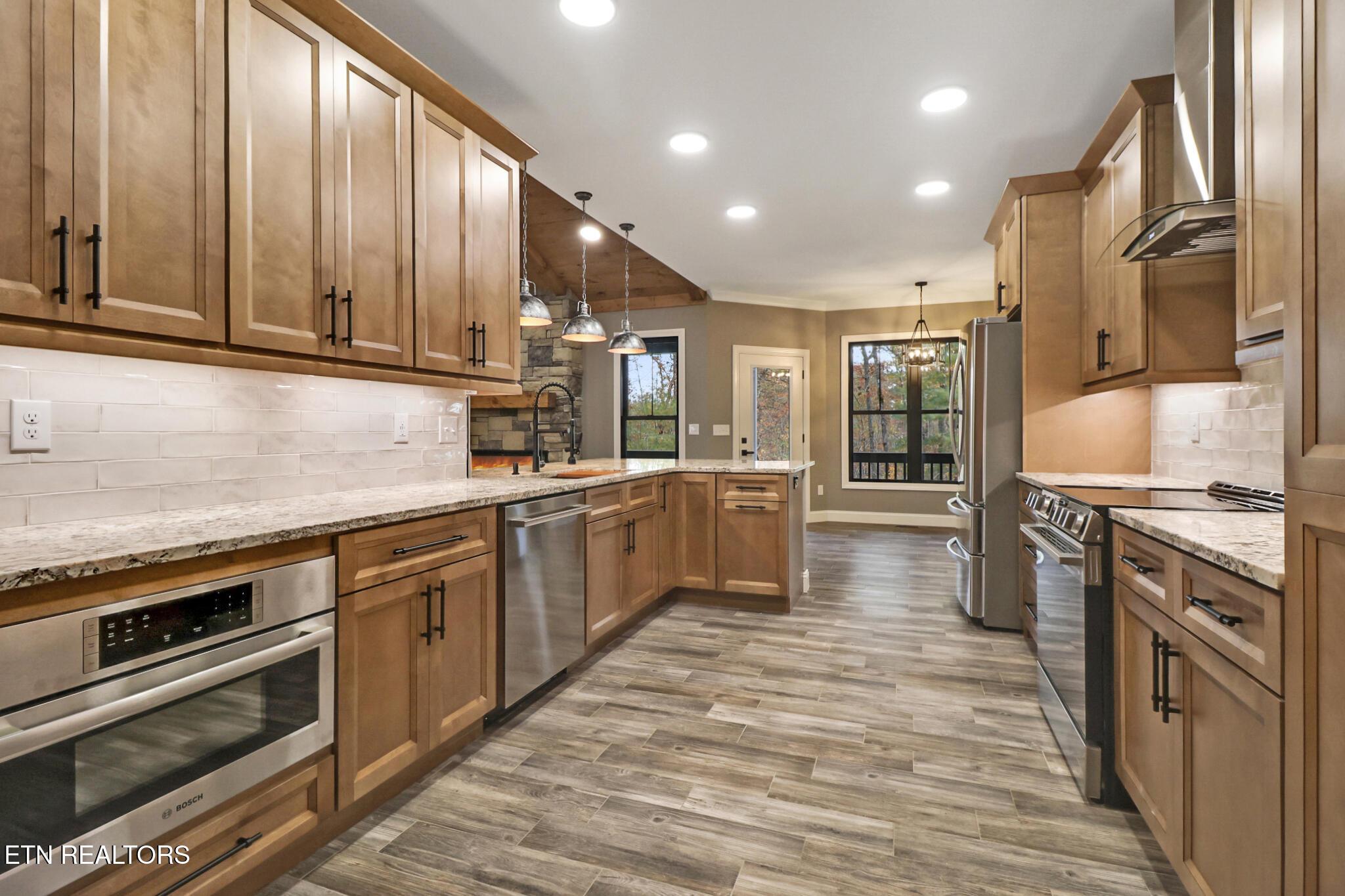 Image 3: Kitchen