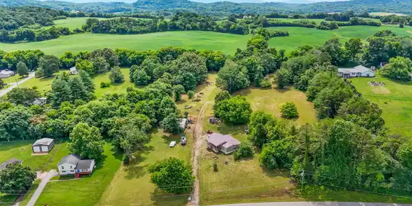 Image 3: 20-11066 Unitia Rd09