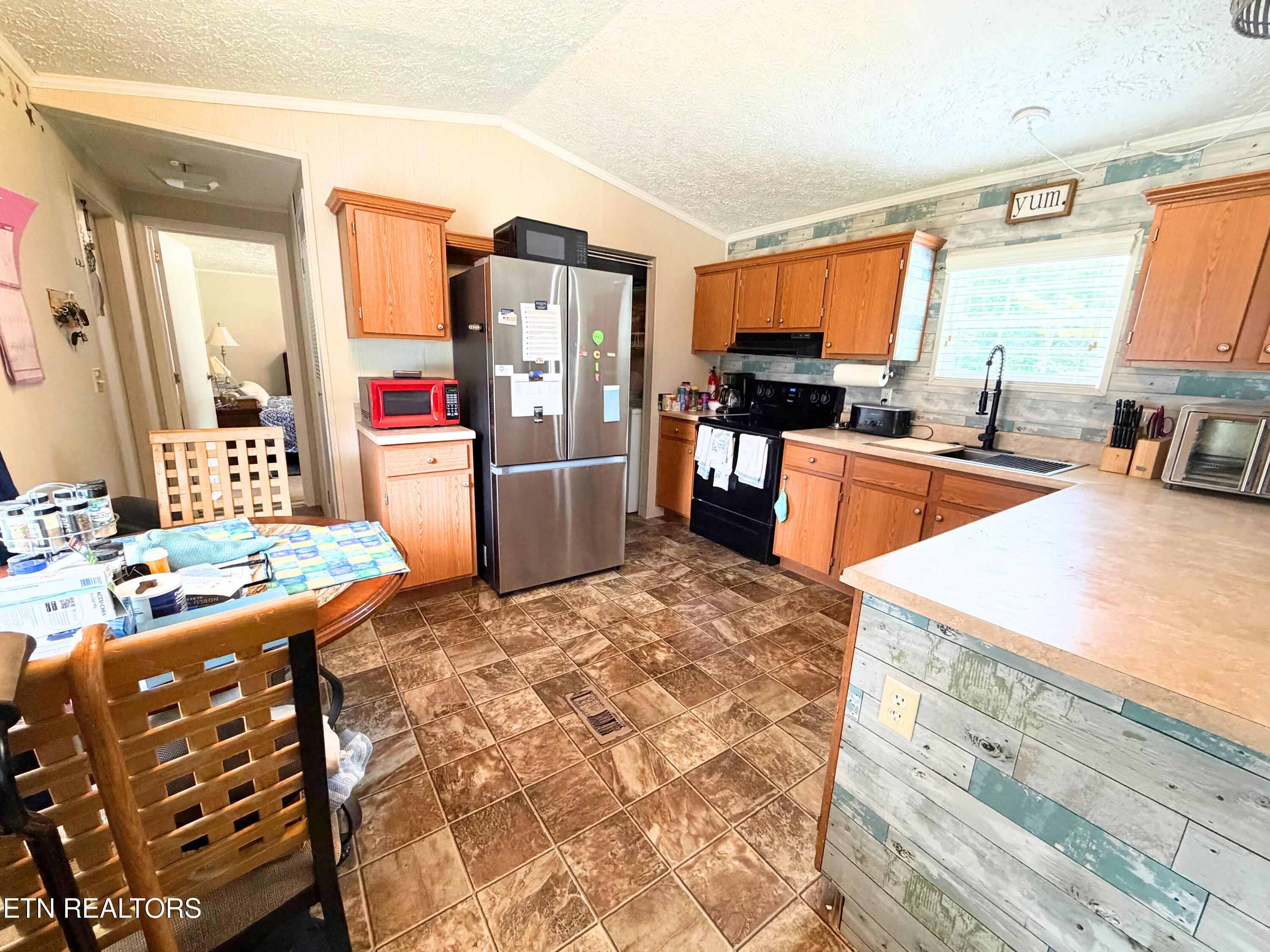Image 4: 1043 Sitting Bull Kitchen 3