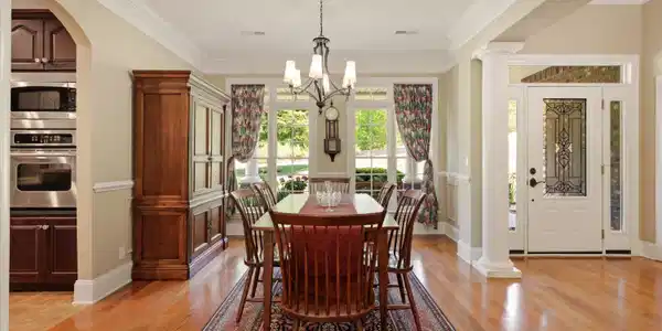 Image 4: Dining Room