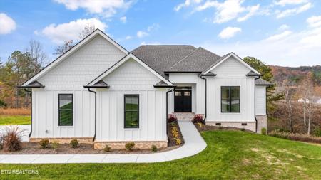 717 Twin Lakes Drive