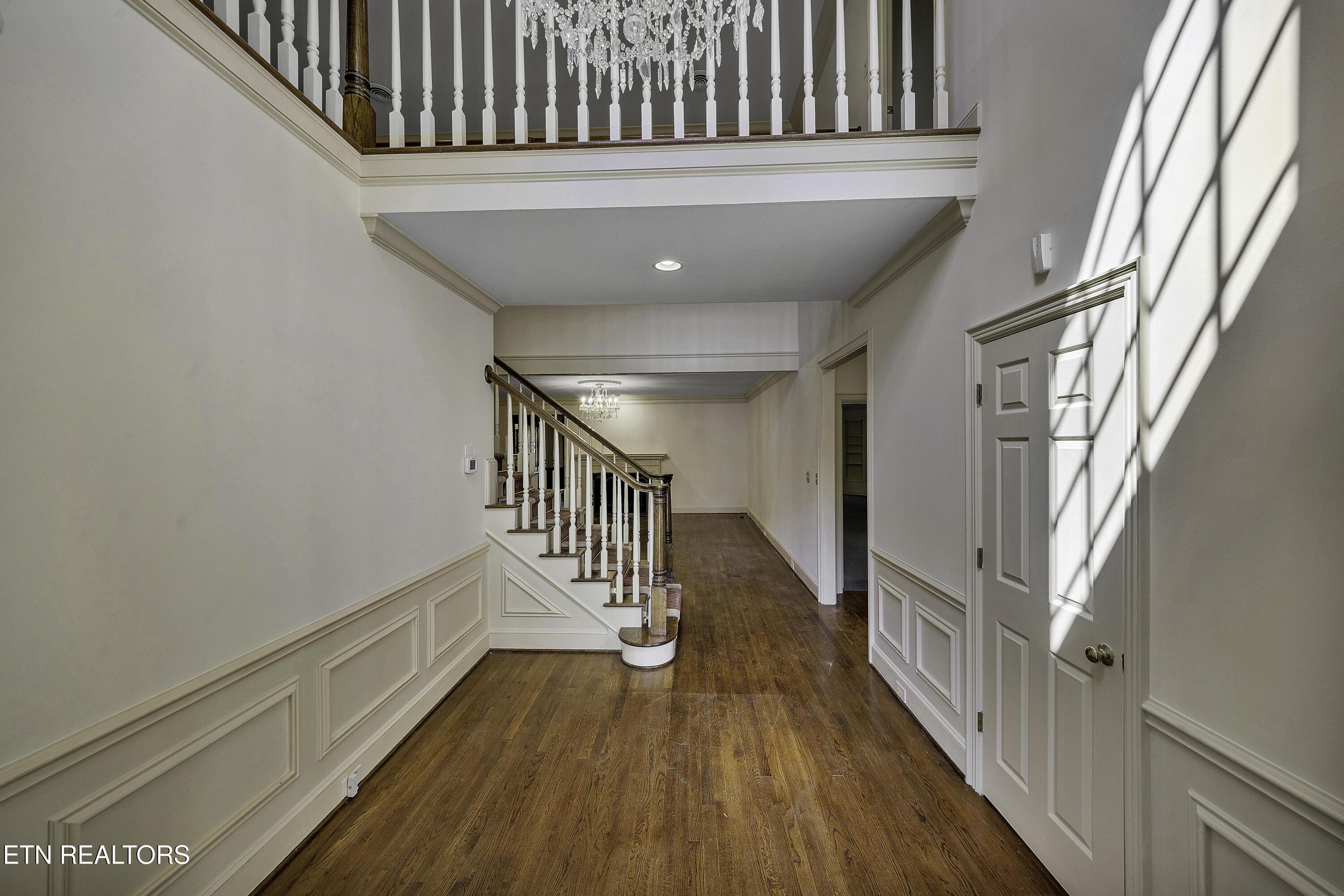 Image 2: Foyer